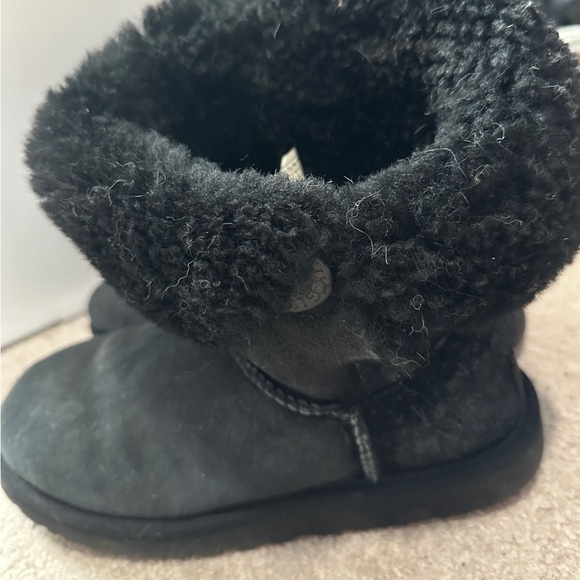Ugg Bailey Button Authentic size 7 - Picture 3 of 9